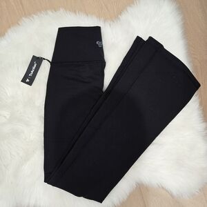 Black Leggings by Theodora